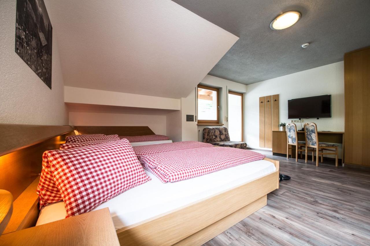 Hotel Sonja Cadipietra Luaran gambar