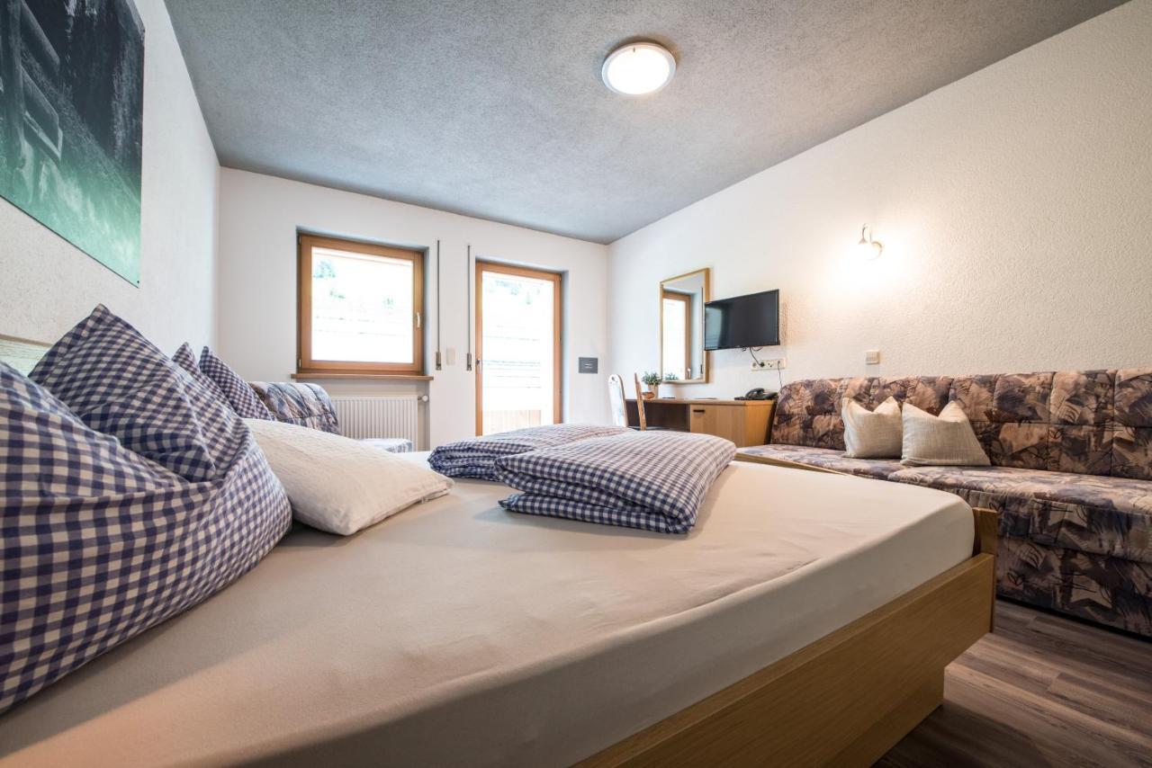 Hotel Sonja Cadipietra Luaran gambar