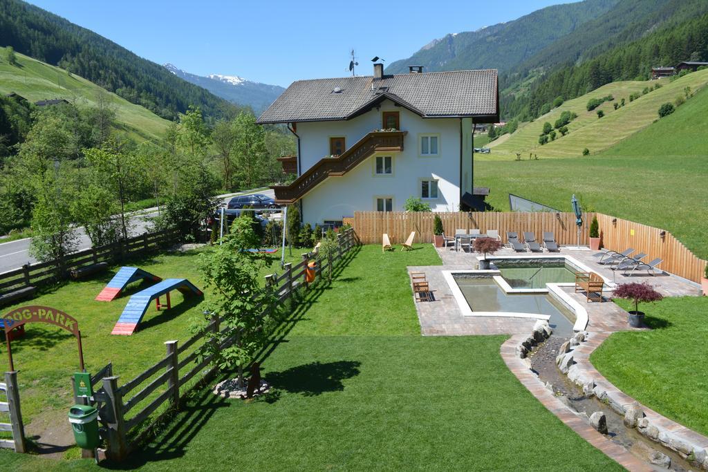 Hotel Sonja Cadipietra Luaran gambar