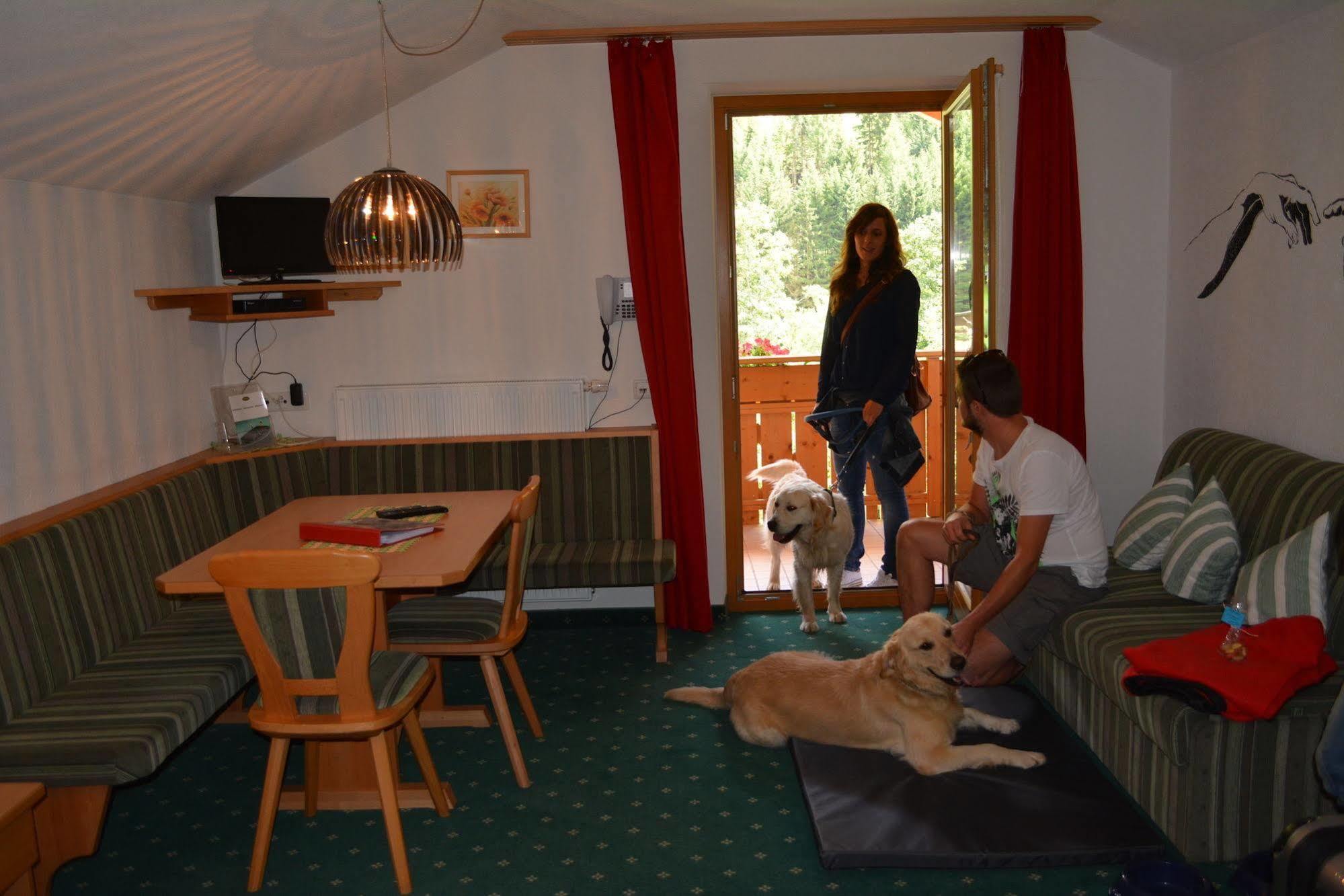 Hotel Sonja Cadipietra Luaran gambar